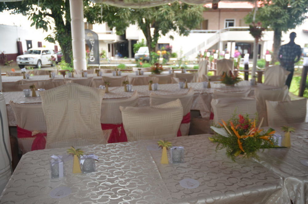 Embassy Suites Hotel Monrovia Kültér fotó