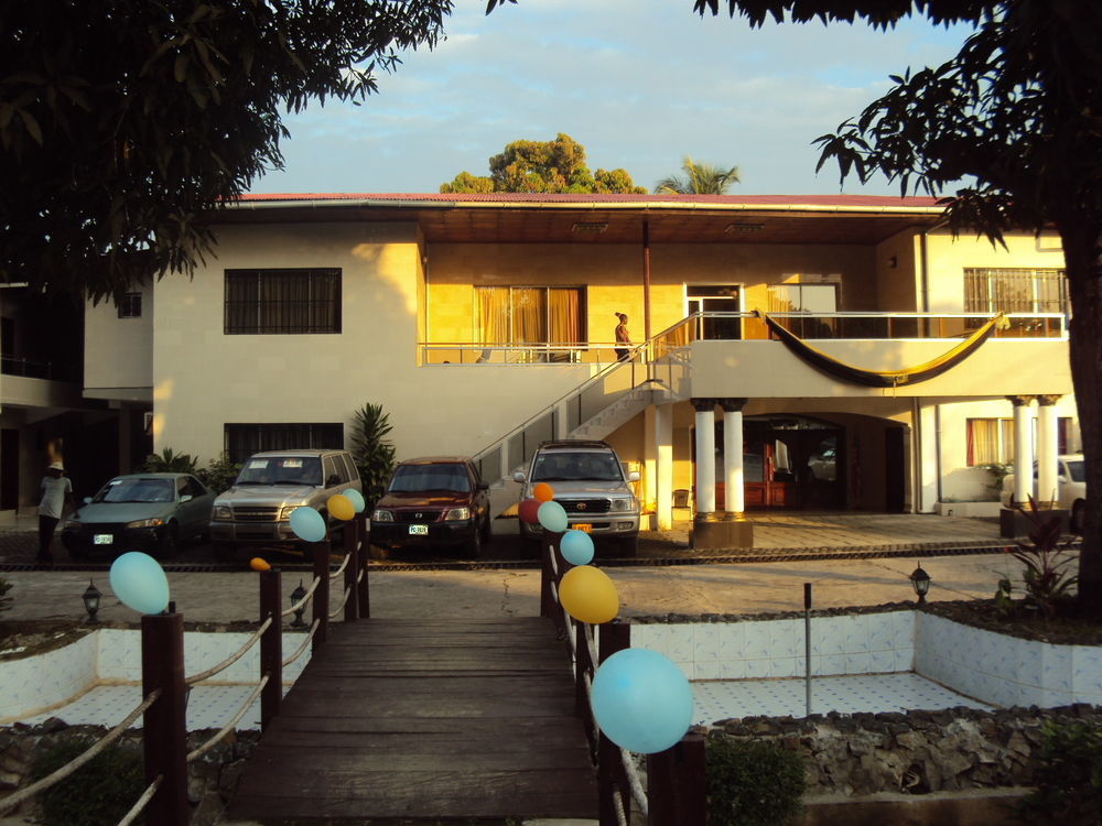 Embassy Suites Hotel Monrovia Kültér fotó