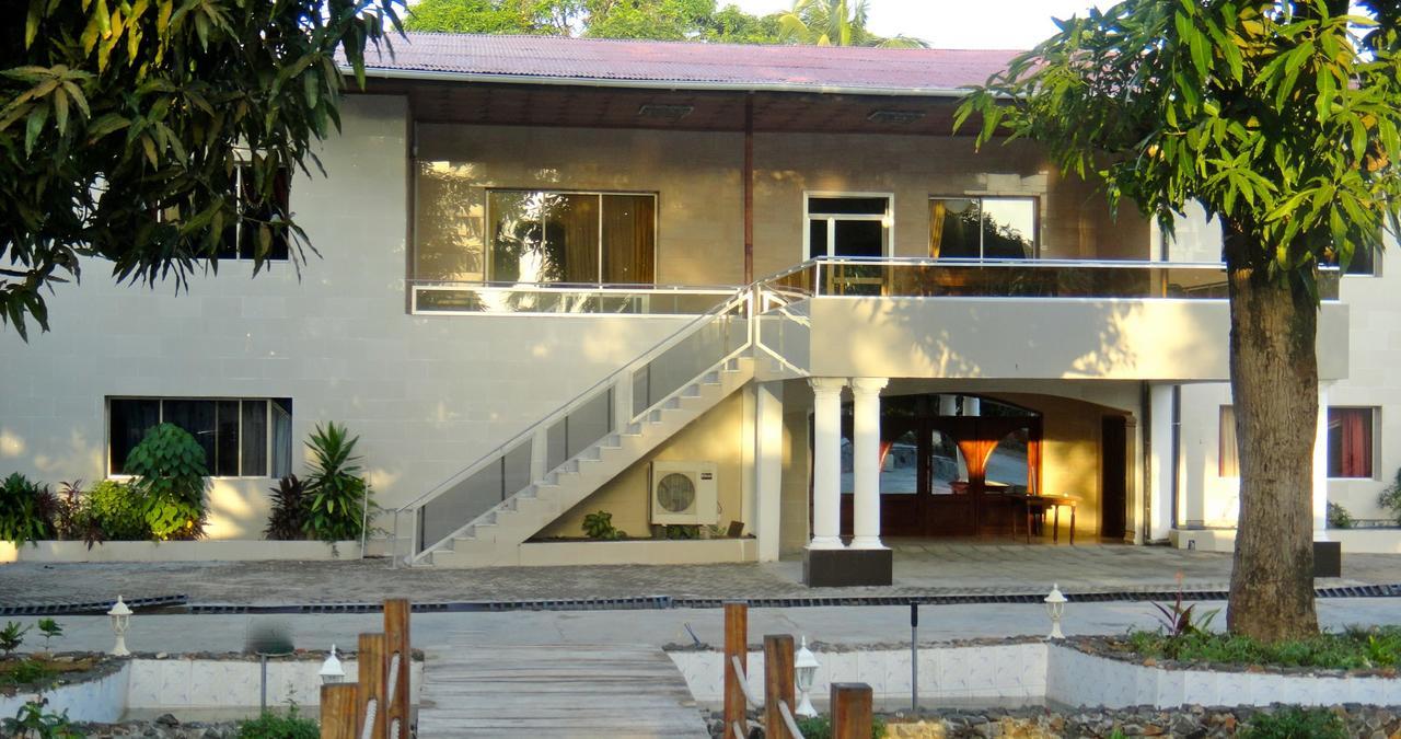 Embassy Suites Hotel Monrovia Kültér fotó