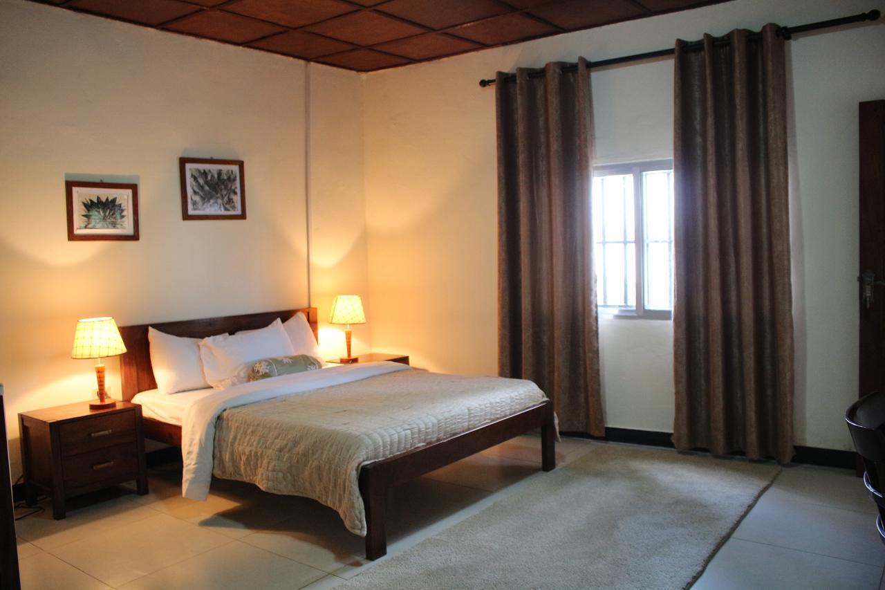 Embassy Suites Hotel Monrovia Kültér fotó
