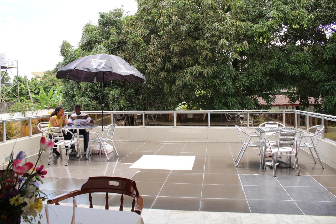 Embassy Suites Hotel Monrovia Kültér fotó