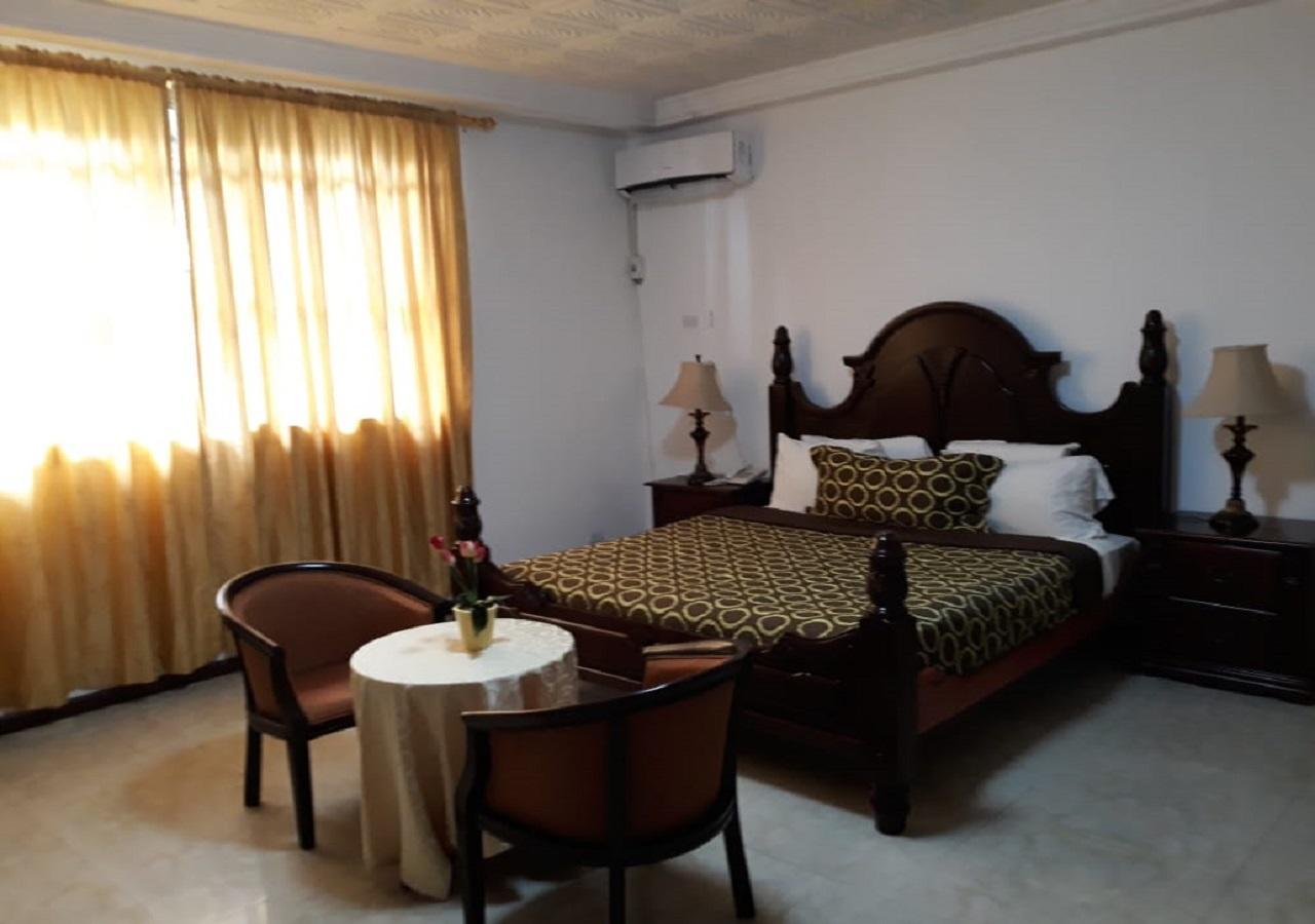 Embassy Suites Hotel Monrovia Kültér fotó