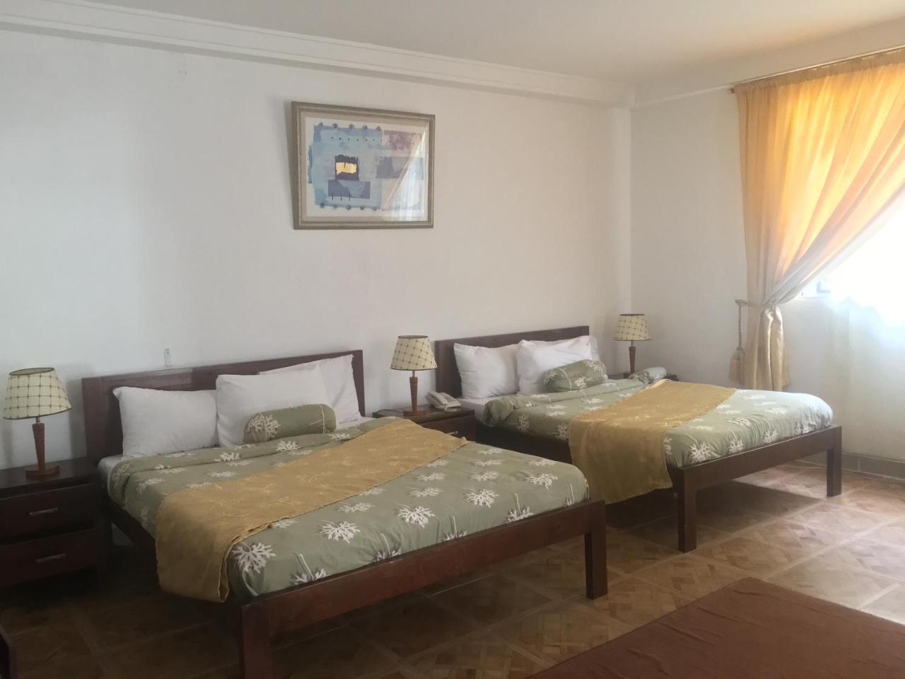 Embassy Suites Hotel Monrovia Kültér fotó